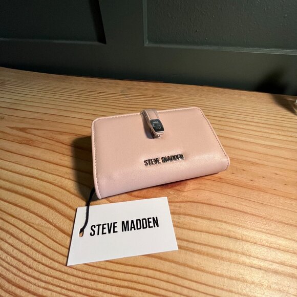 Steve Madden Blayer Linen Pink Compact Wallet - Picture 8 of 15